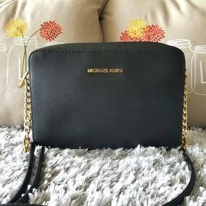 Michael Kors Jet Set Travel Large Crossbody